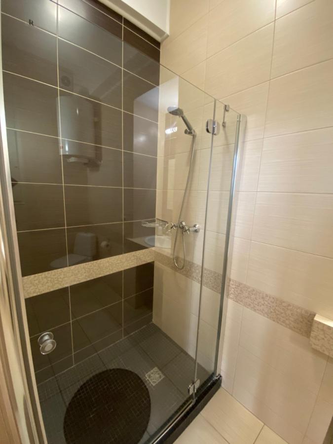 Family Apartment Lviv Buitenkant foto